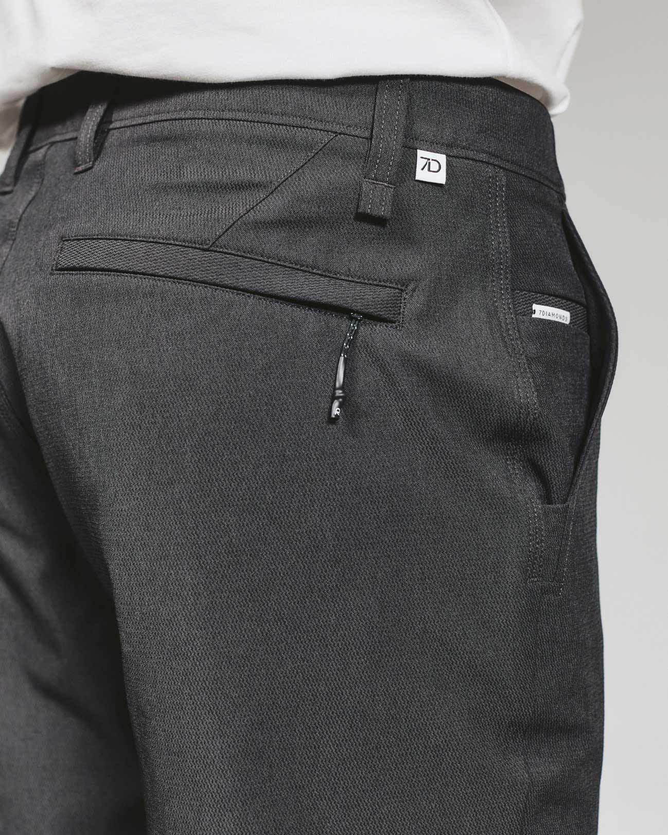 7 Diamonds: Everest 8" Short - CHARCOAL