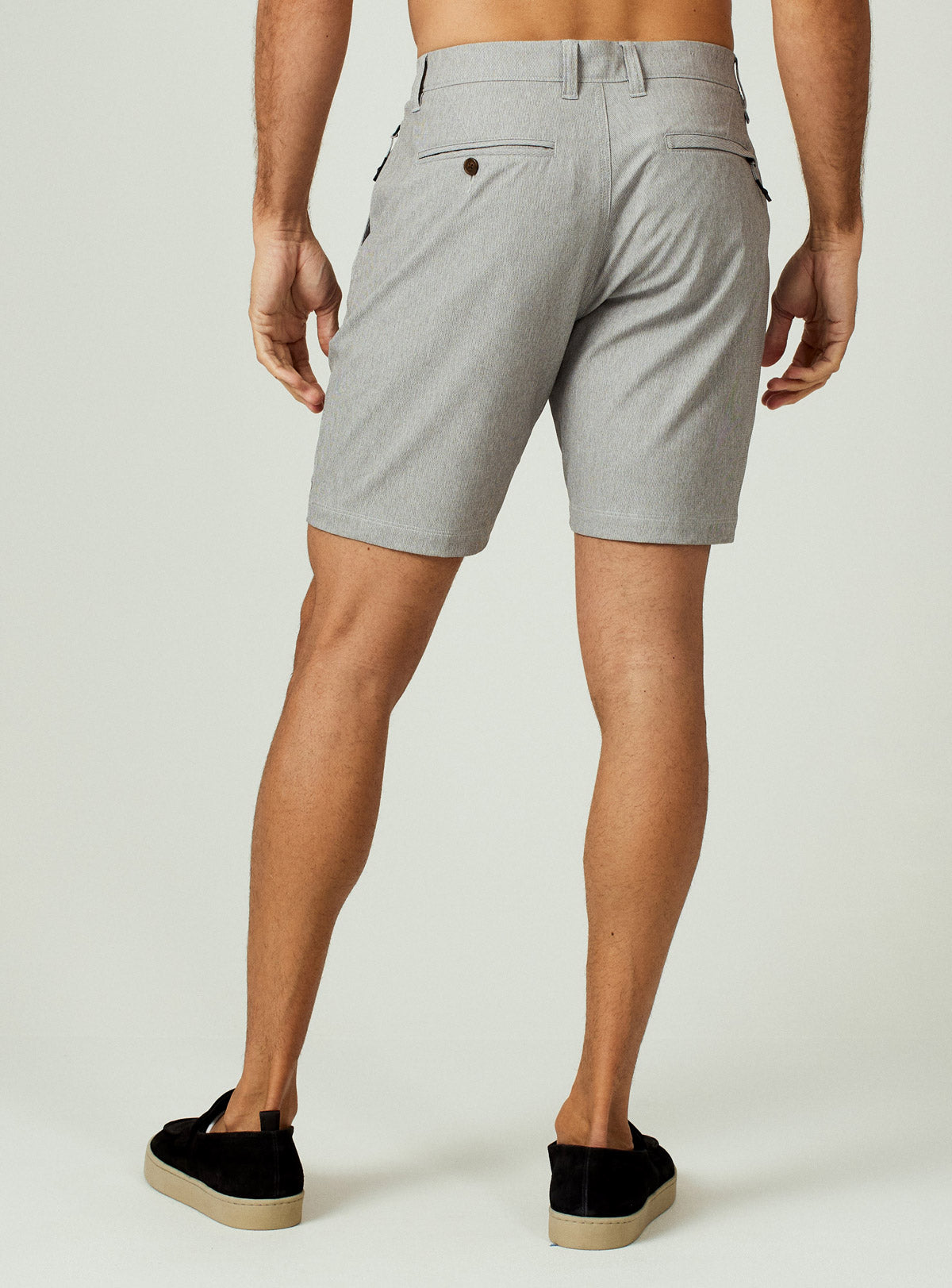 7 Diamonds: Everest 8" Short - LT.GREY