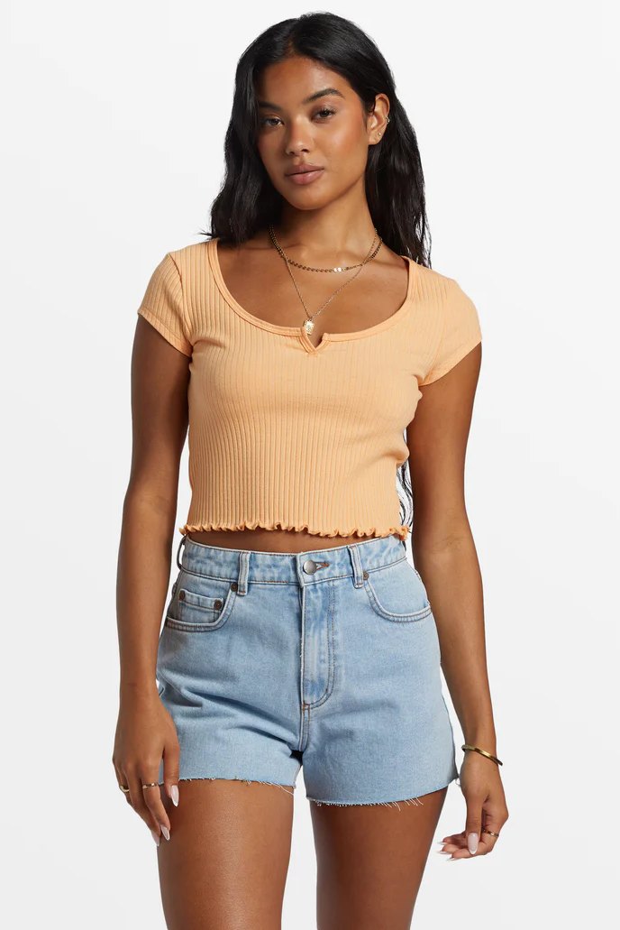 Billabong: Notch Cropped T-Shirt