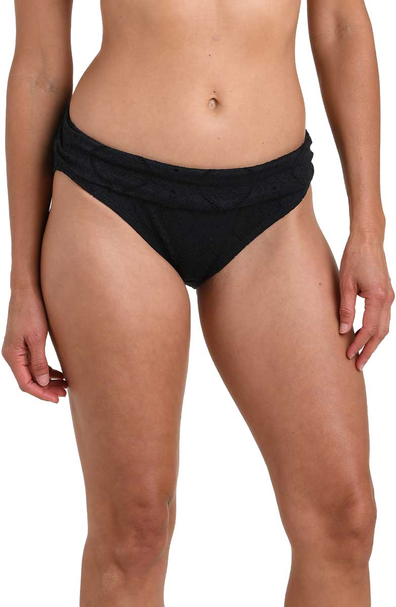 La Blanca: Mantra Medallion Ruched Band Hipster Bottom - BLACK
