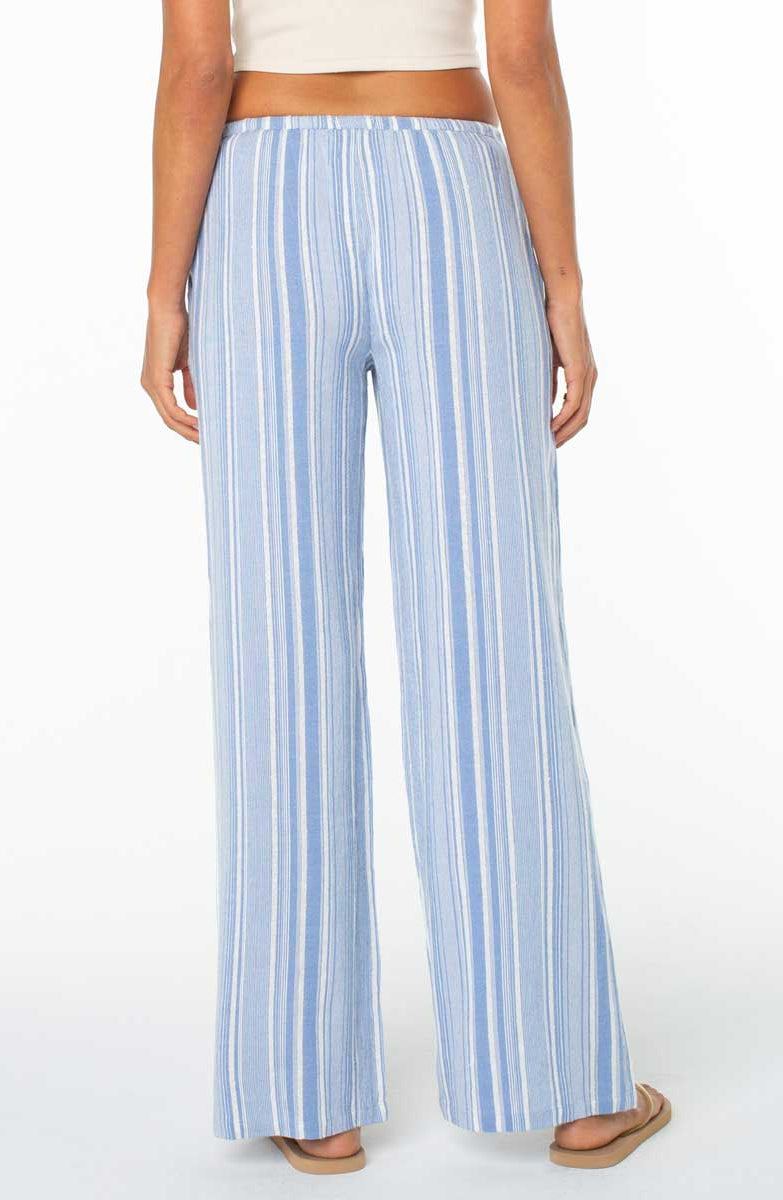 Roxy: Iyla Pant 2
