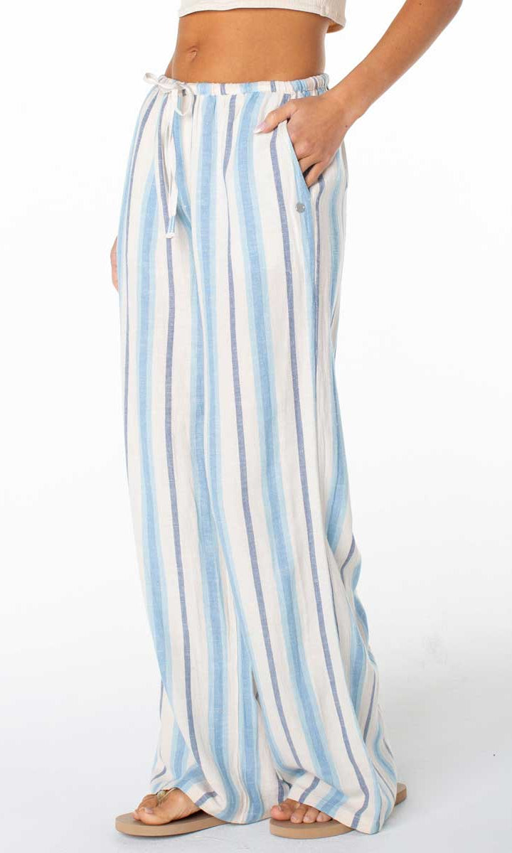 Roxy: Iyla Pant 2