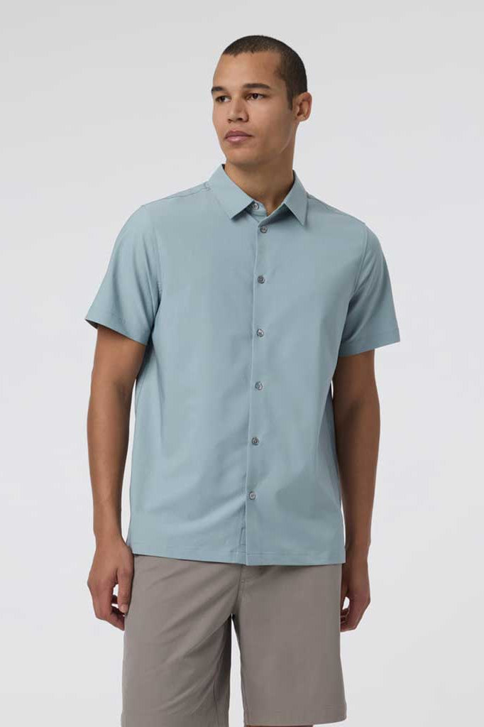 Vuori: Manhattan Short Sleeve Button Down Shirt