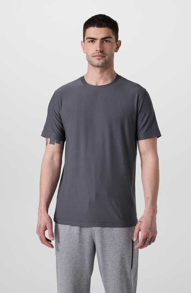 Vuori: Strato Tech Tee