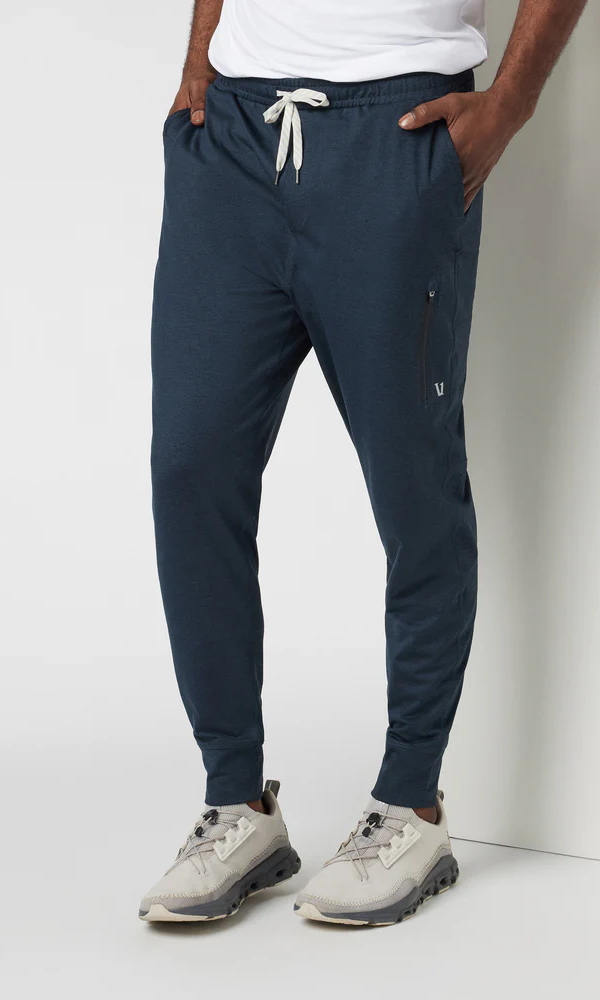 Vuori Sunday Performance Jogger in Hin