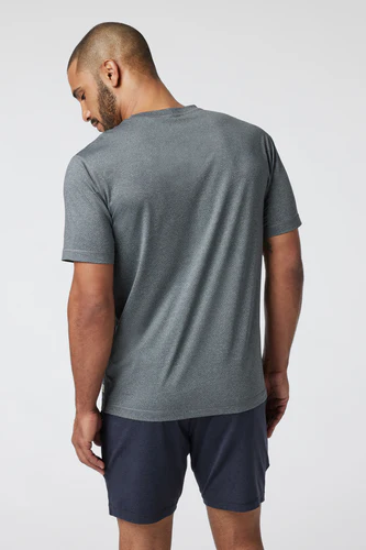 Vuori: Tradewind Performance Tee