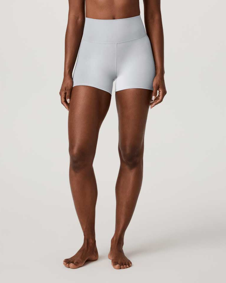 Vuori: Women's AllTheFeels Short 4"