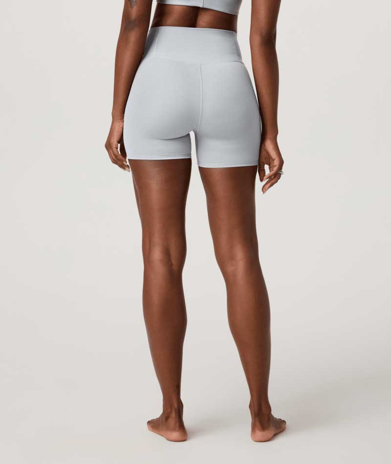 Vuori: Women's AllTheFeels Short 4"