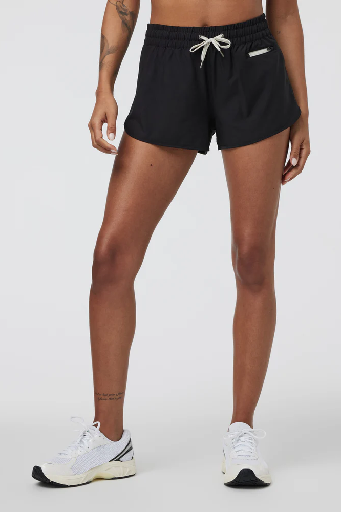 Vuori: Women's Clementine 4" Short 2.0