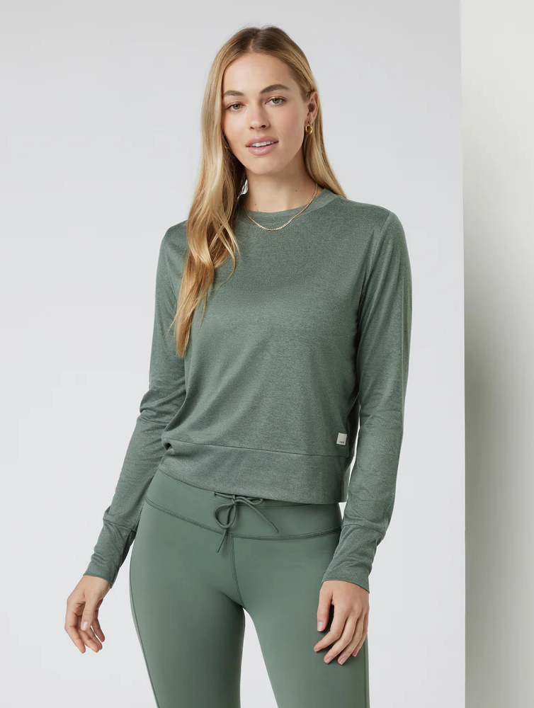 Vuori Women's Daydream Crew Top in Hem