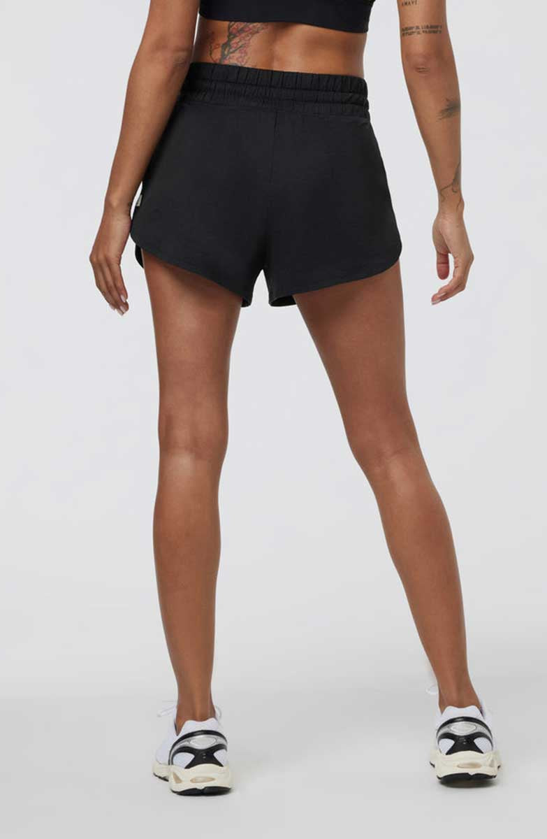 Vuori: Women's Halo Performance Short 2.0