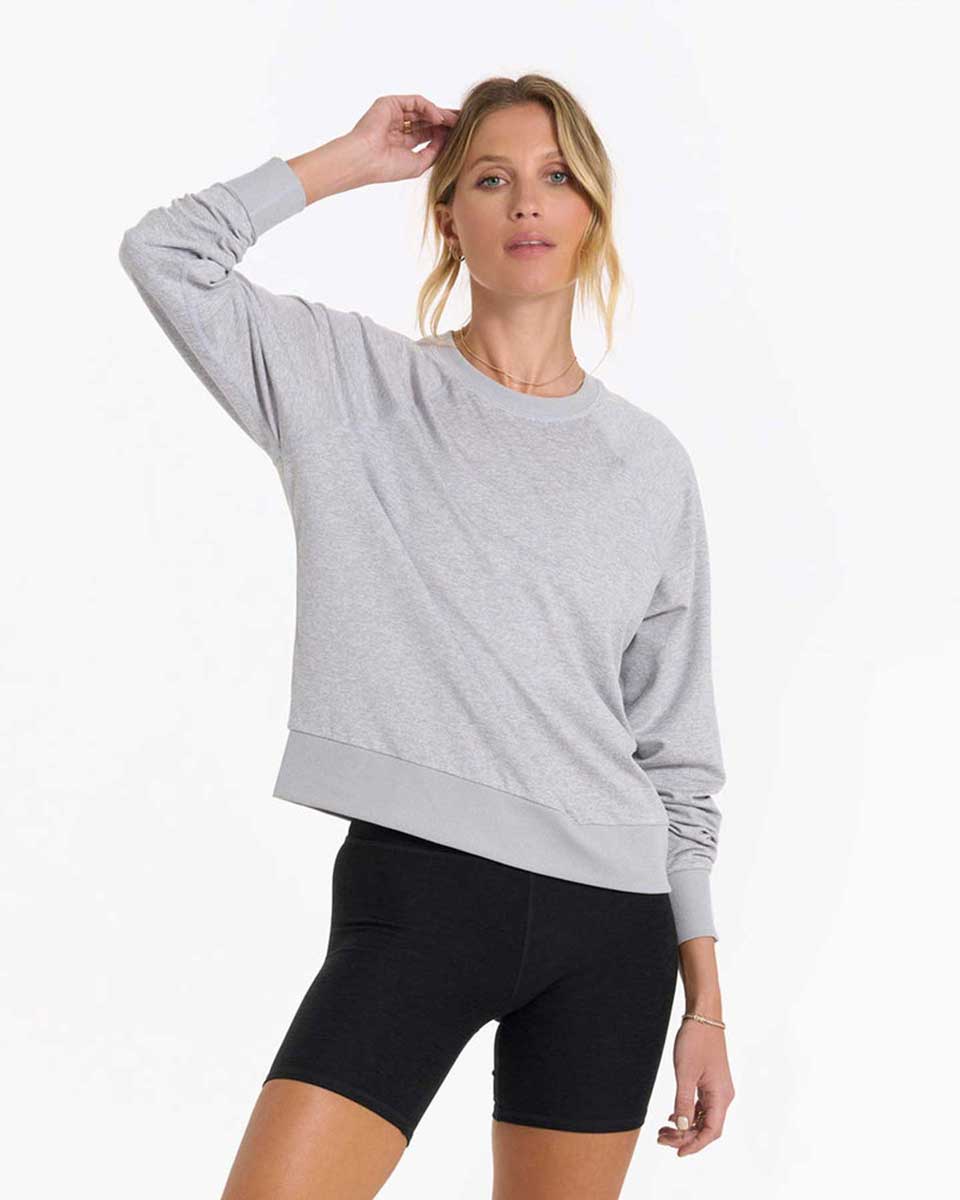 Vuori: Women's Long Sleeve Halo Crew Pullover
