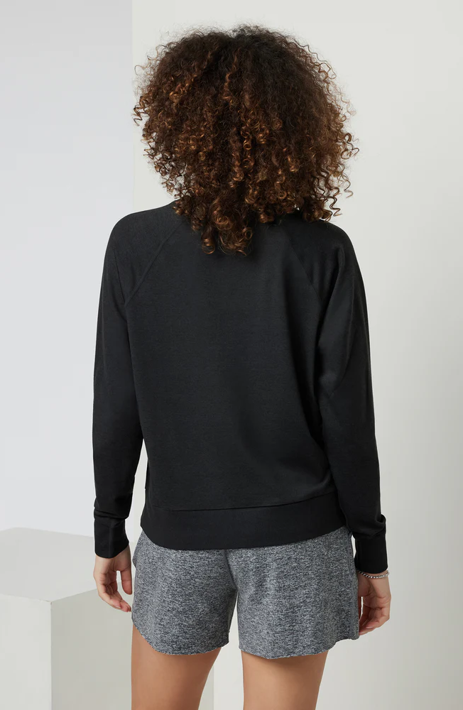 Vuori: Women's Long Sleeve Halo Crew Pullover