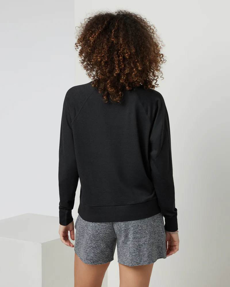 Vuori: Women's Long Sleeve Halo Crew Pullover