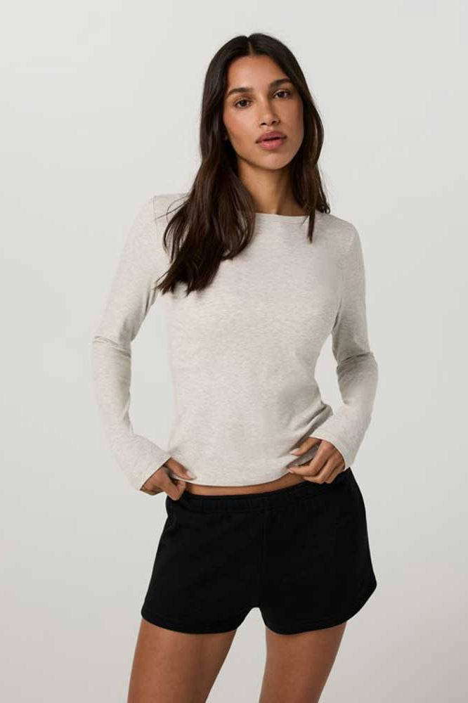Vuori: Women's Long Sleeve Pose Subtle Scoop