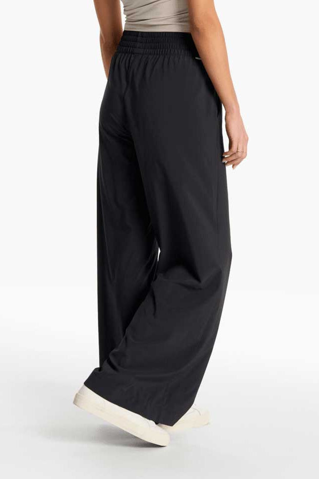 Vuori: Women's Villa Wideleg Pant