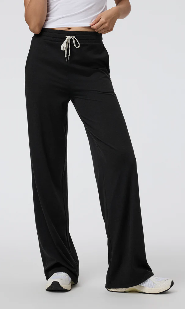 Vuori Women's Halo Essential Wideleg Pant, alternate view 2