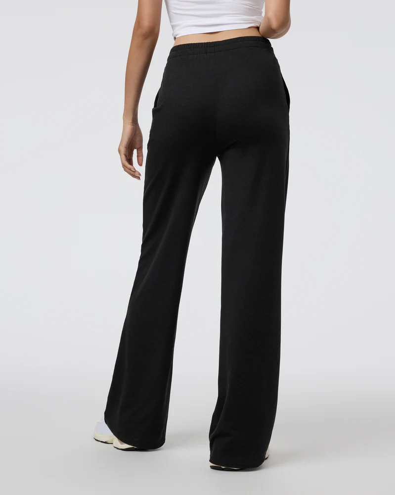Vuori Women's Halo Essential Wideleg Pant, alternate view 3