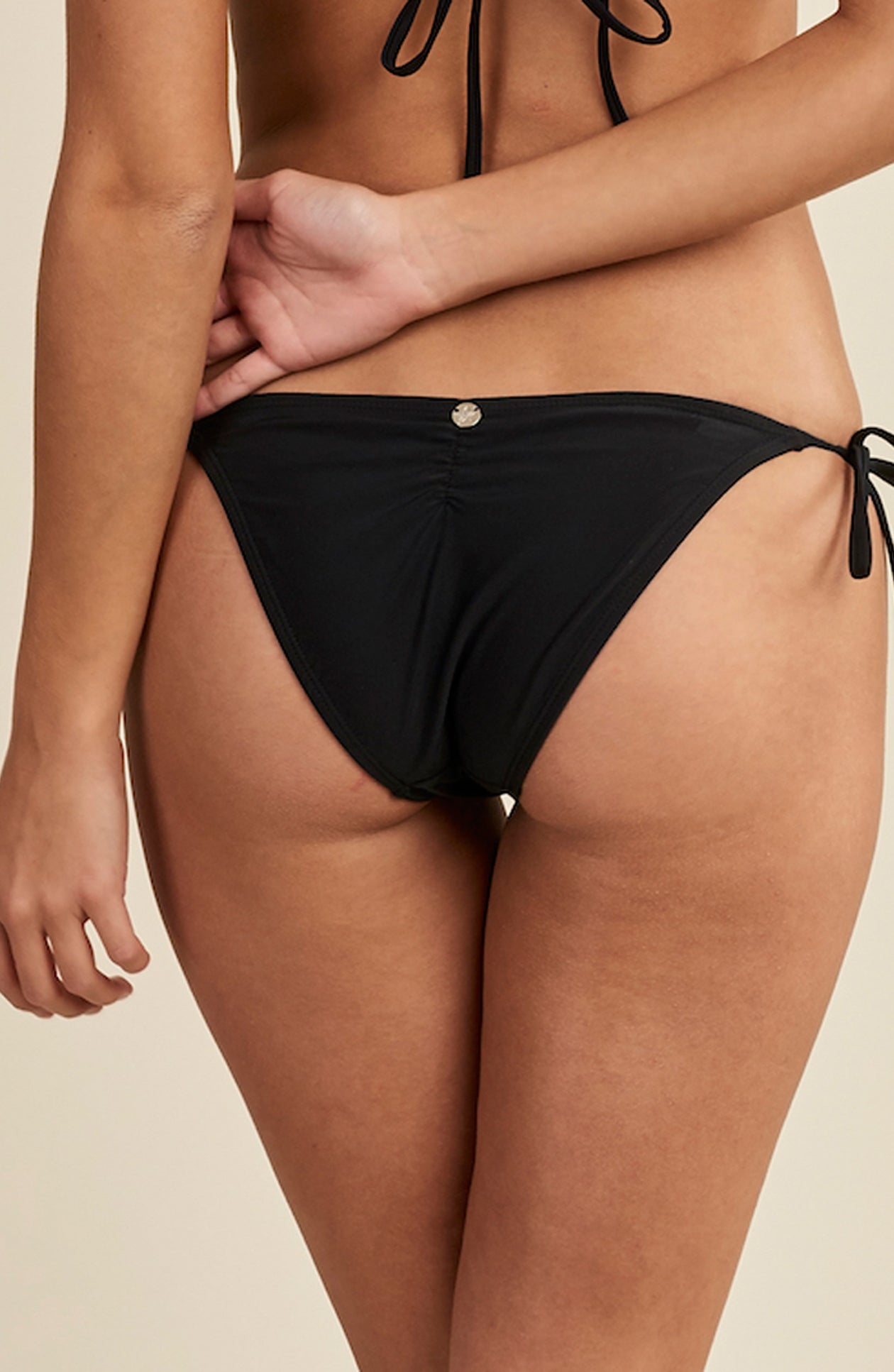 Quintsoul: Essentials Solid Tie Side Bottom - BLACK