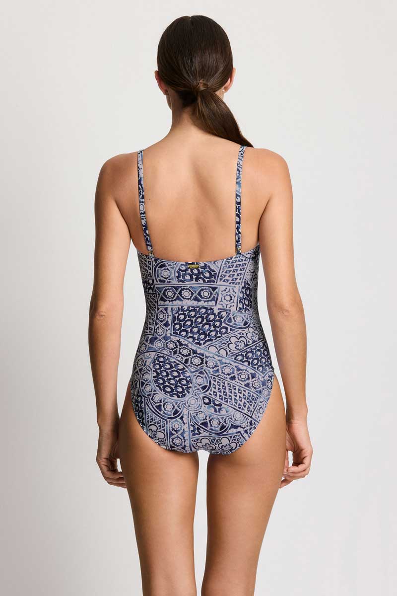 Lauren: One Piece Watercolor Tiles V-Wire Mio