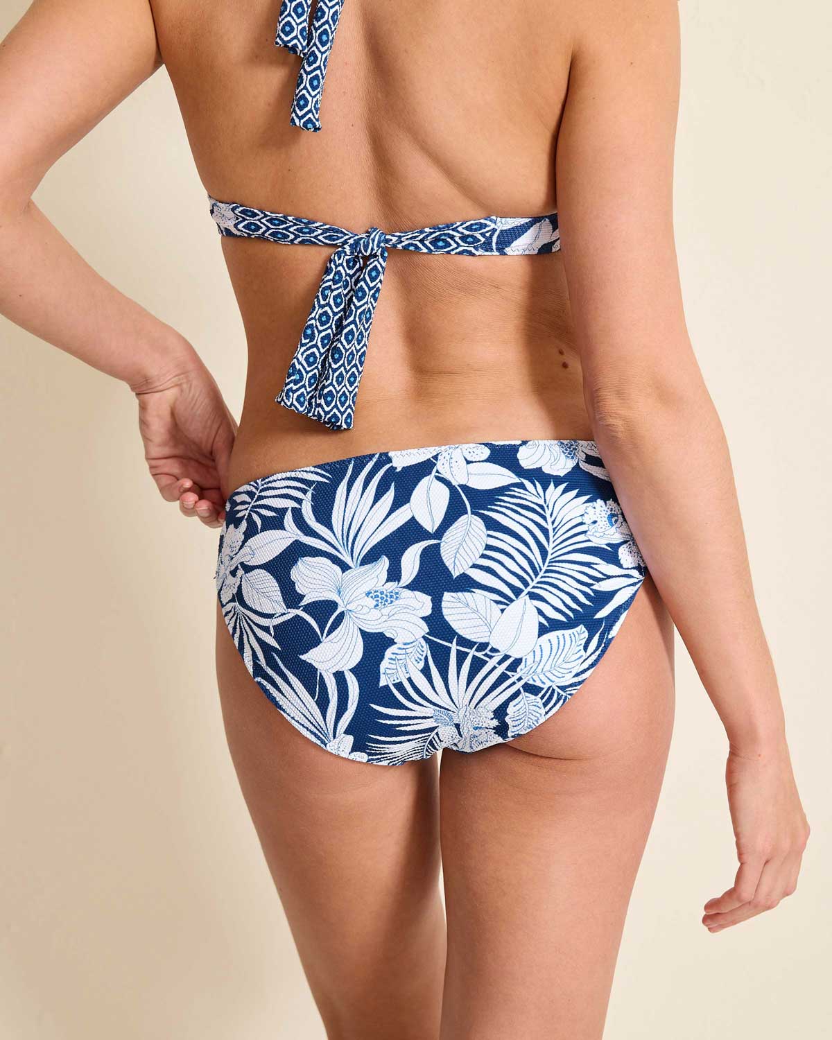 Tommy Bahama: Island Cays Blooms Reversible Hipster Bikini Bottoms