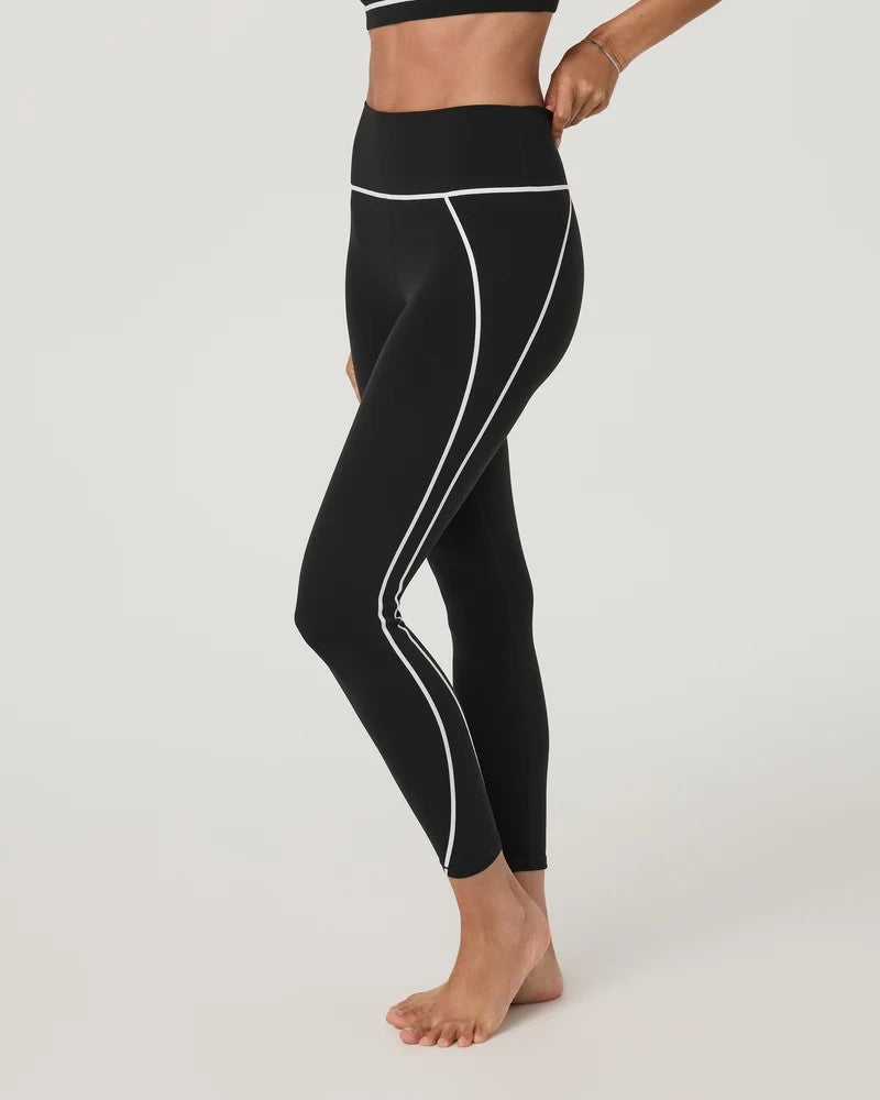 Vuori Women's AllTheFeels Linework Legging in Black