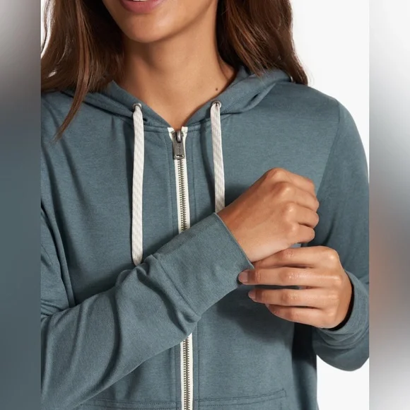 Vuori: Women's Halo Performance Hoodie 2.0