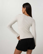Vuori: Women's Long Sleeve Pose Subtle Scoop