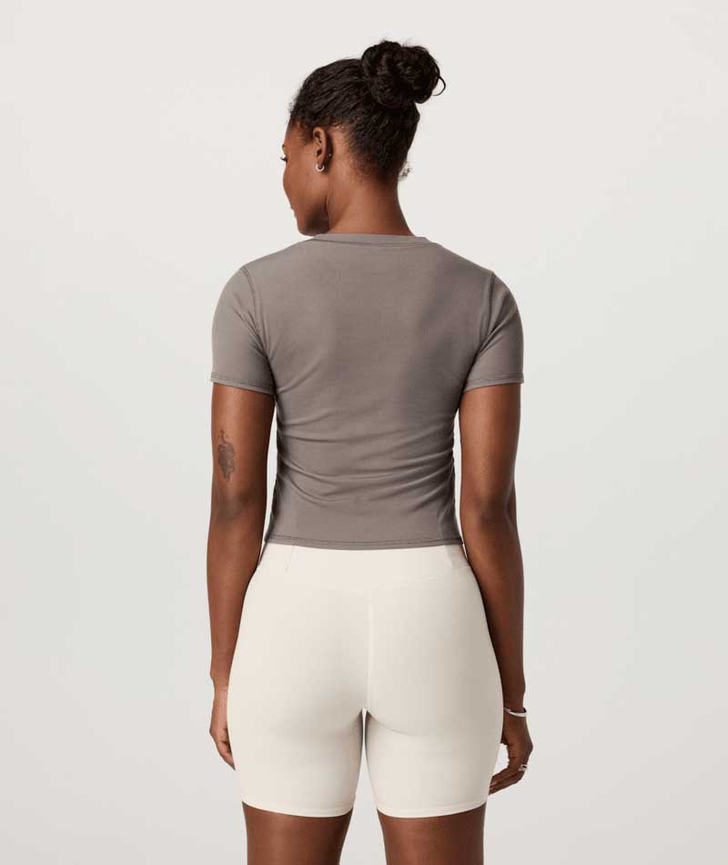Vuori: Women's Pose Fitted Tee